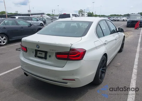 2017 BMW 330I z USA, uszkodzony, nr VIN WBA8B9C55HK675705